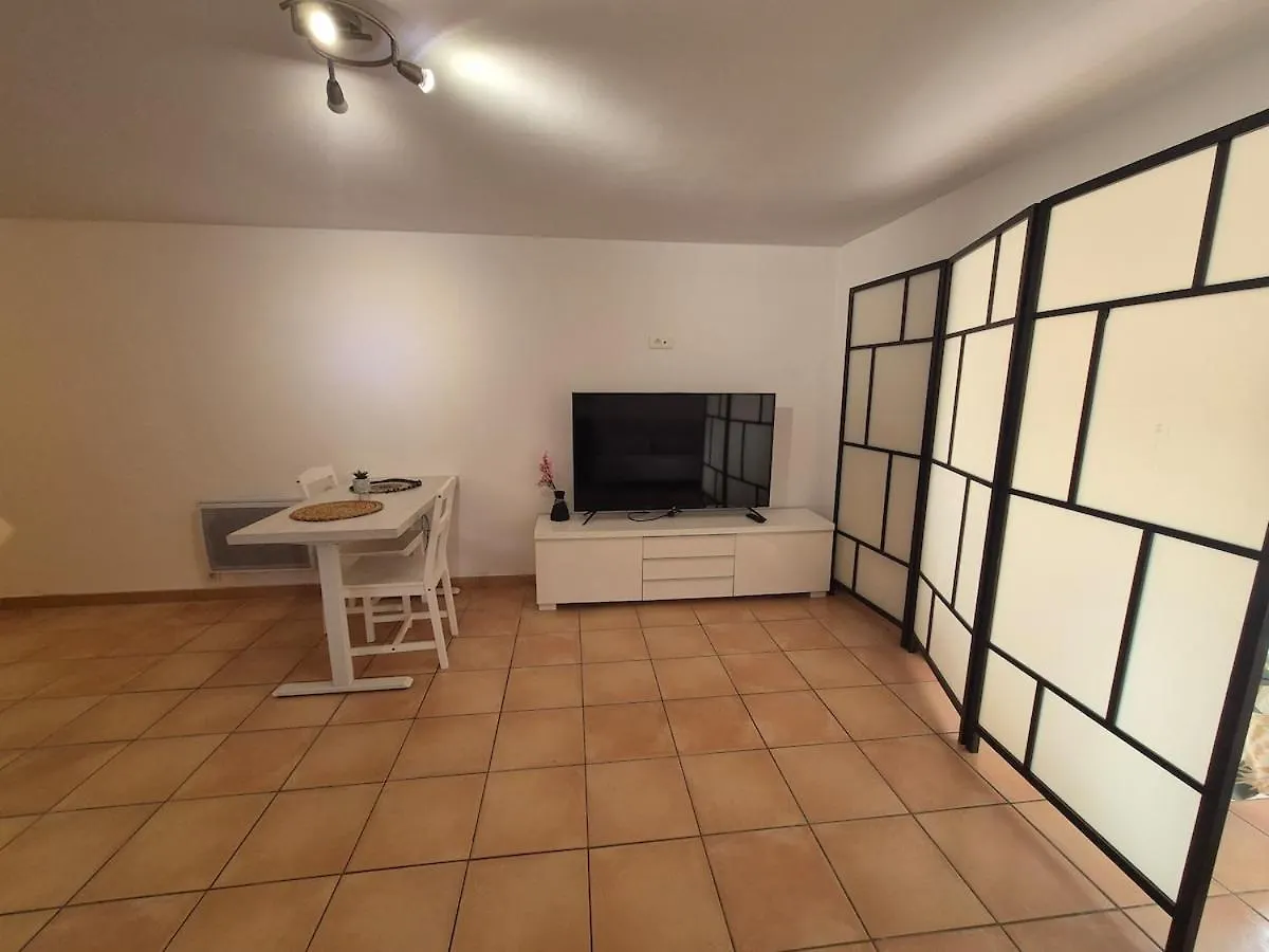 Grand Studio A Deux Pas De La Mer La Ciotat France