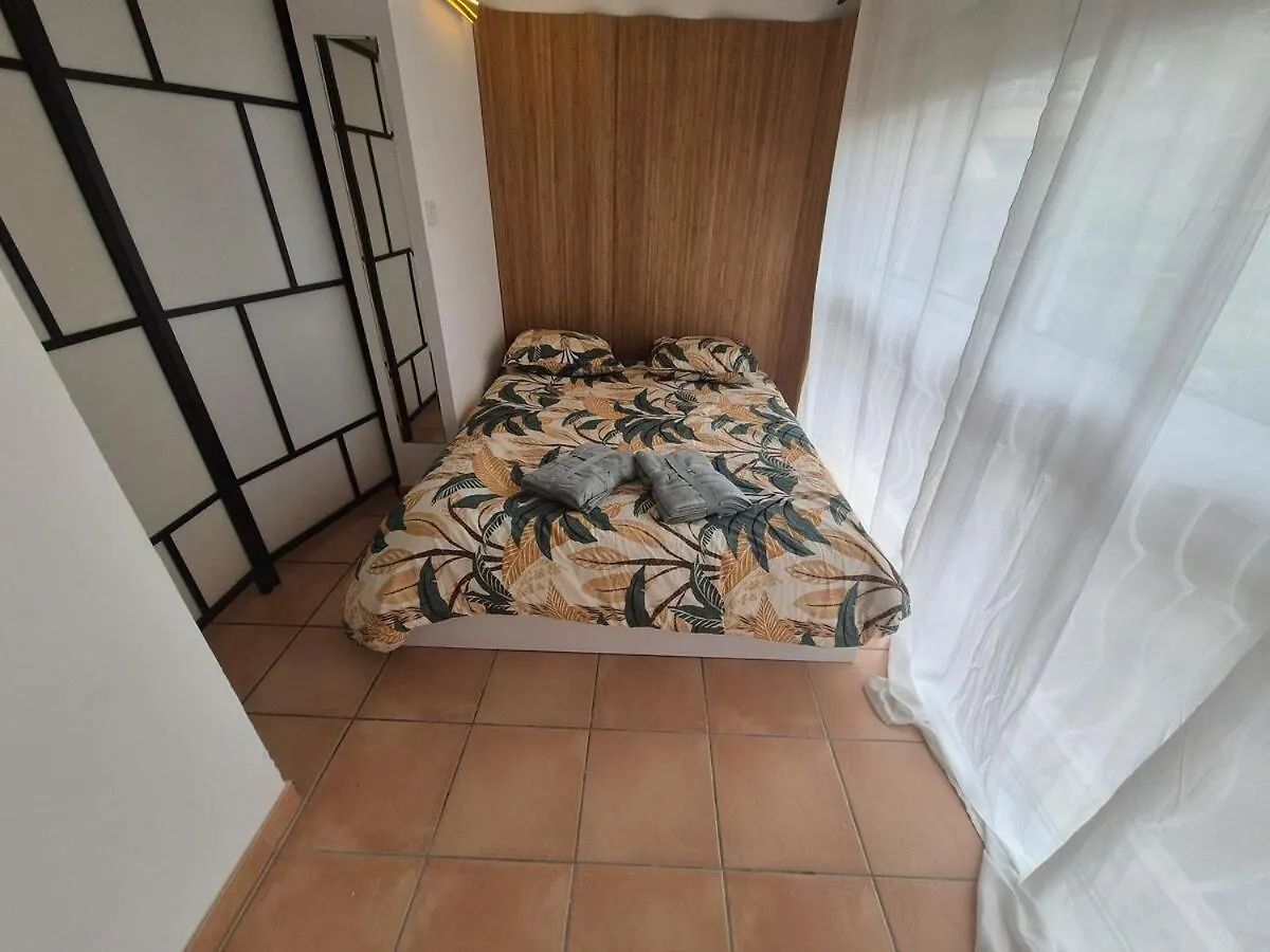 Grand Studio A Deux Pas De La Mer La Ciotat Apartment